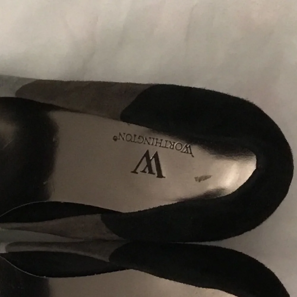 Worthington  black and gray heels